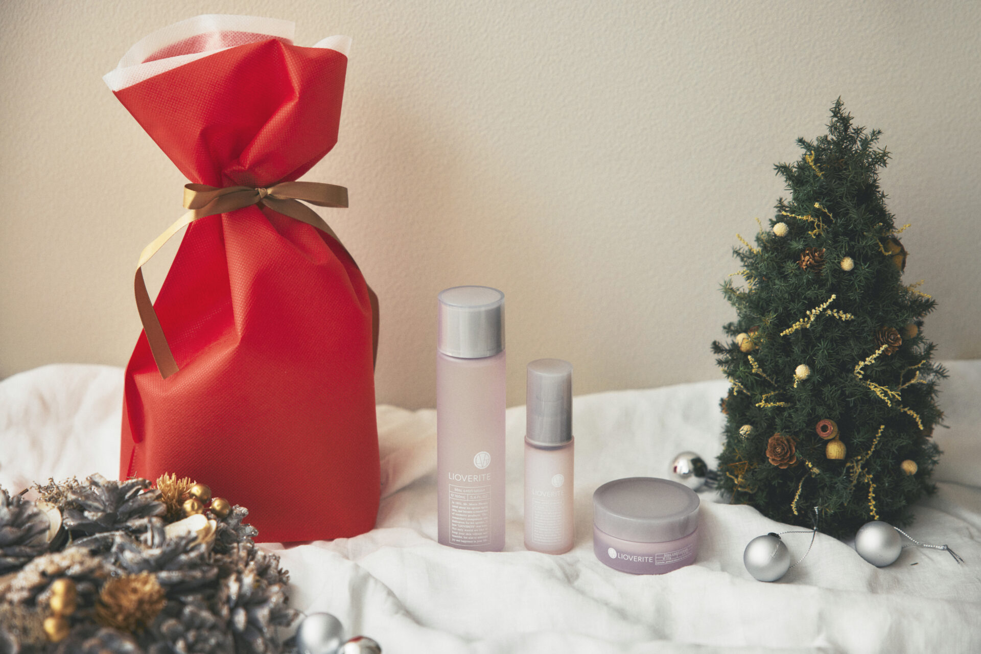 冬のきらめきと、肌へのやさしさを贈るクリスマスギフト